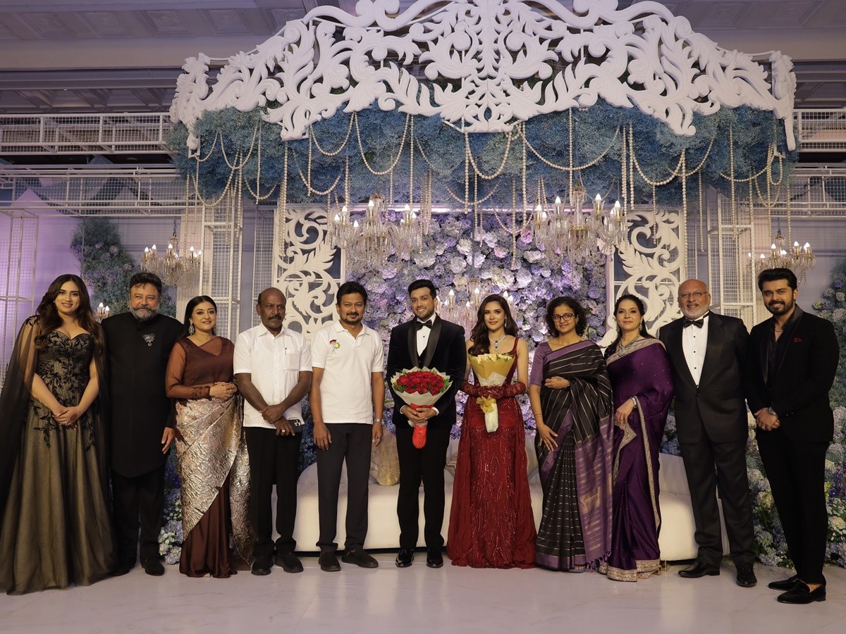 Celebrities Buzz At Kalidas Jayaram And Tarini Kalingarayar Reception Photos Goes Viral21