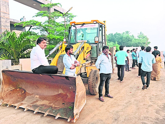 శ్రీకాళహస్తిలో హైటెన్షన్‌2