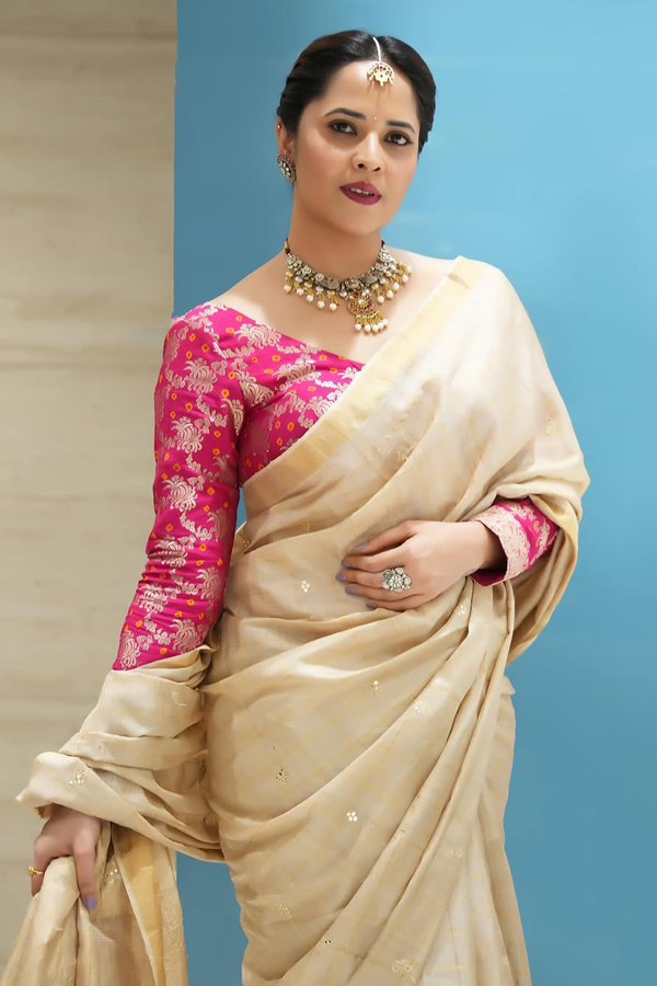 Anchor Anasuya Bharadwaj Latest Elegant Looks In Stylish Saree6