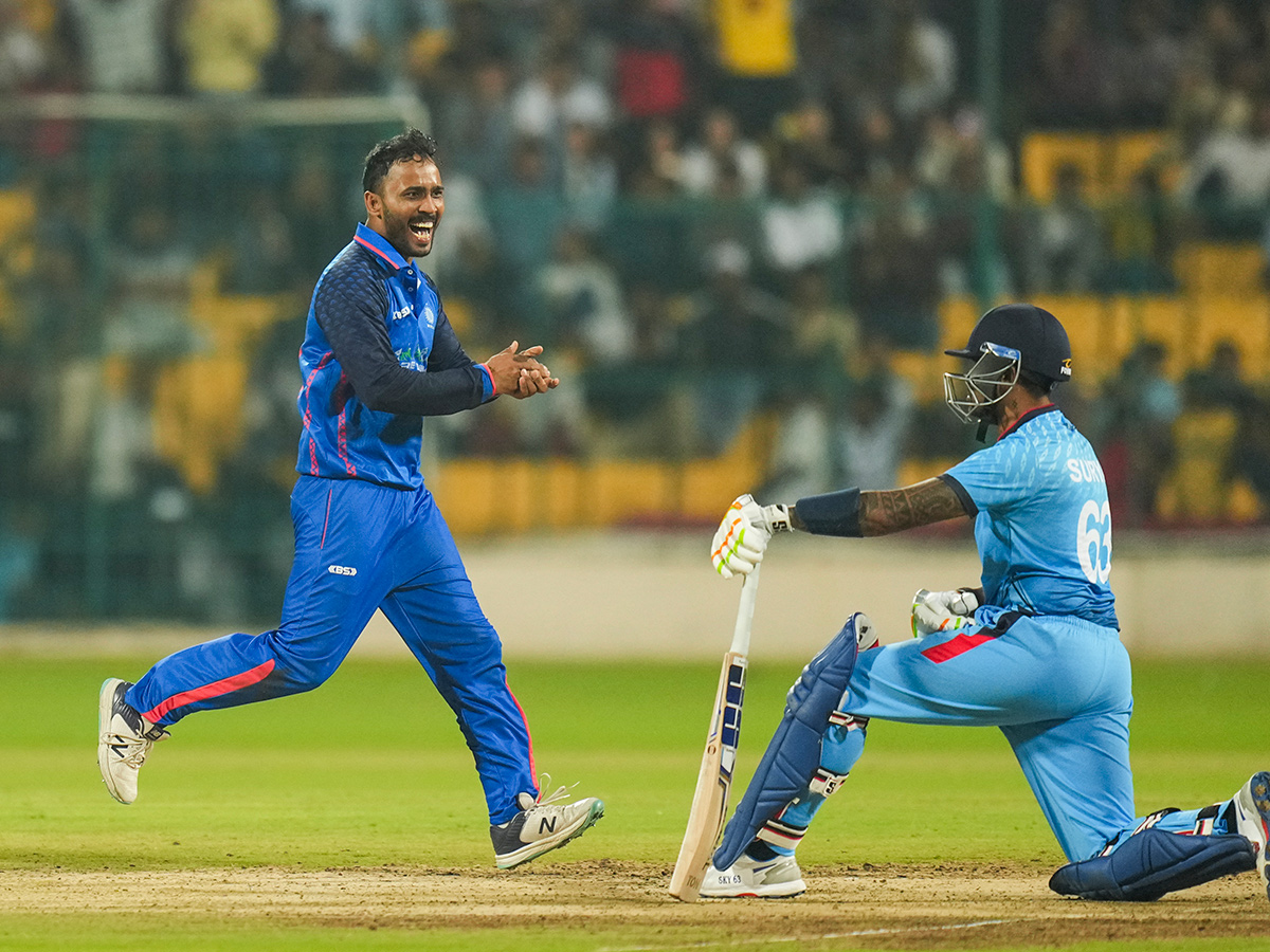 winning the T20 cricket final match of the Syed Mushtaq Ali Trophy12