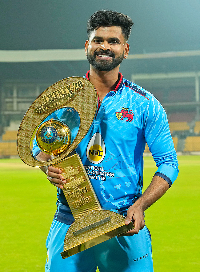 winning the T20 cricket final match of the Syed Mushtaq Ali Trophy2