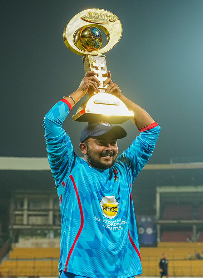 winning the T20 cricket final match of the Syed Mushtaq Ali Trophy5