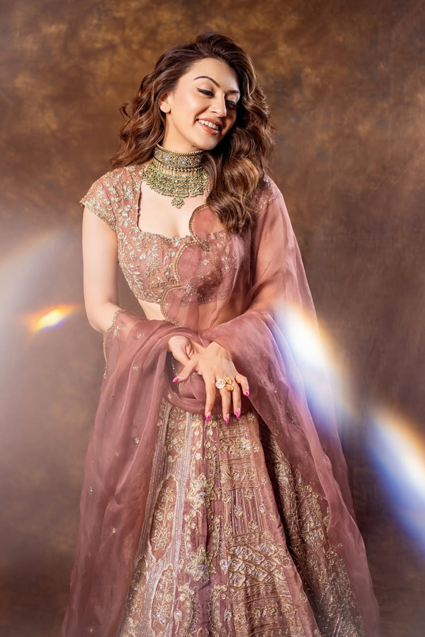 Tollywood Beauty Hansika Motwani In A Stunning Ghagra Choli13