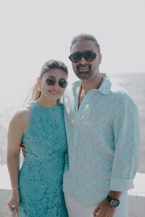 South Indian Best Couple Sneha And Prasanna Venkatesan Enjoying Vacation With Friends2