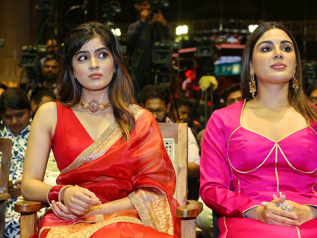 Amritha Aiyer And Samyuktha Menon Mesmerizing Looks in Bachhala Malli Pre Release Event Photos14