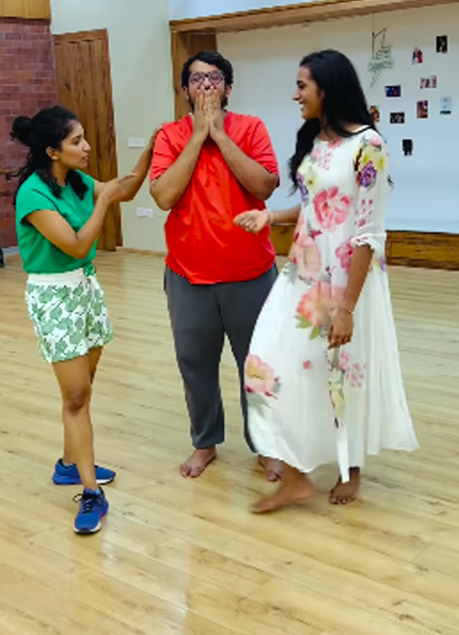 PV Sindhu dances with her fiance4