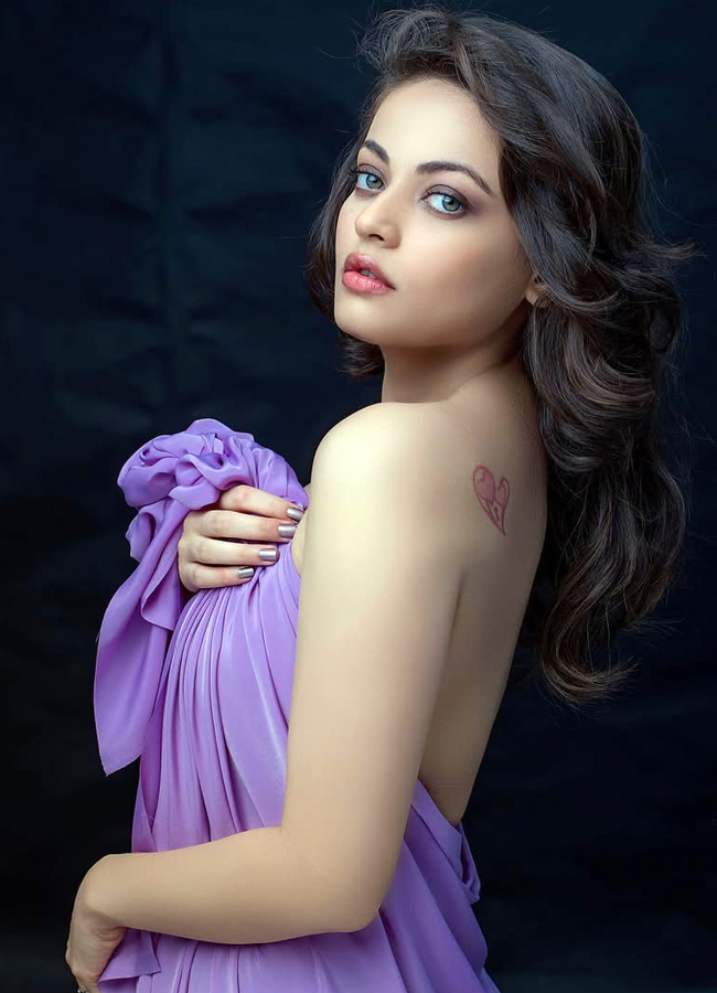 Sneha Ullal Birthday Special Facts2