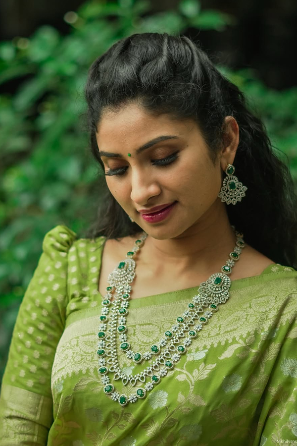 Serial Beauty Vishnu Priya Adorable Looks In Saree4