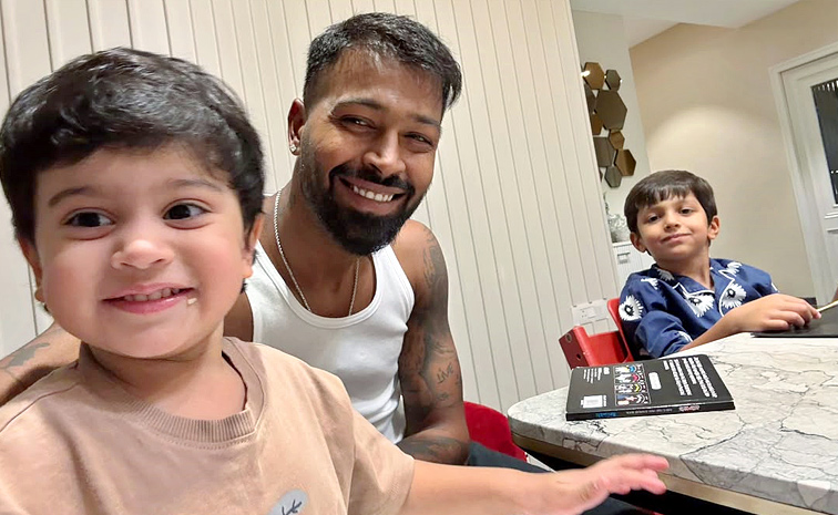 Just Two Chill Guy: Hardik Pandya Post With son in matching outfits Pics Viral13