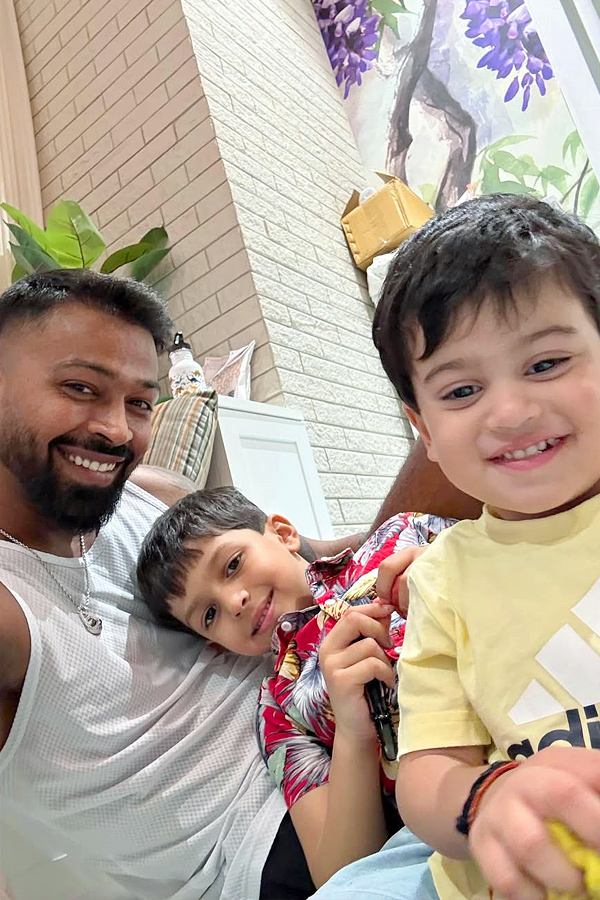 Just Two Chill Guy: Hardik Pandya Post With son in matching outfits Pics Viral17