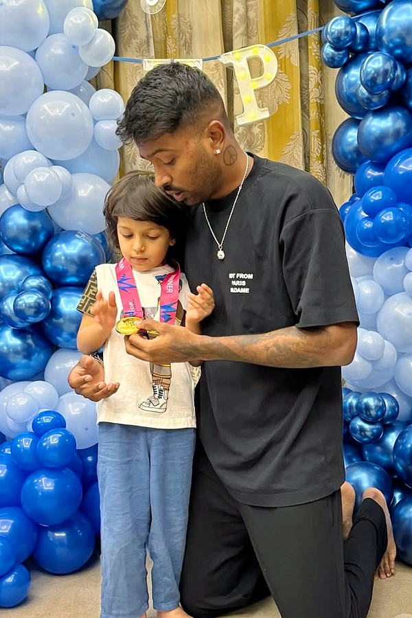 Just Two Chill Guy: Hardik Pandya Post With son in matching outfits Pics Viral8