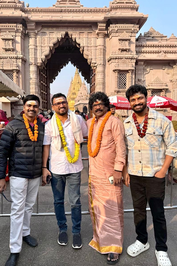 Singer Dhanunjay Seepana With Mentor Chandrabose Visited Devotional Places3