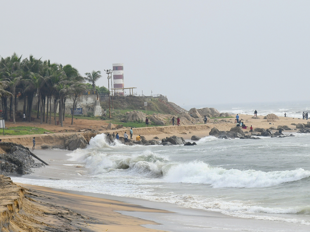 Weather report : Heavy rain in Visakhapatnam Photos3