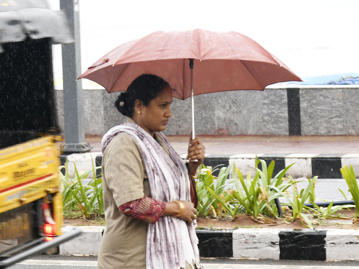 Heavy Rains in Cyclone Fengal Photos3