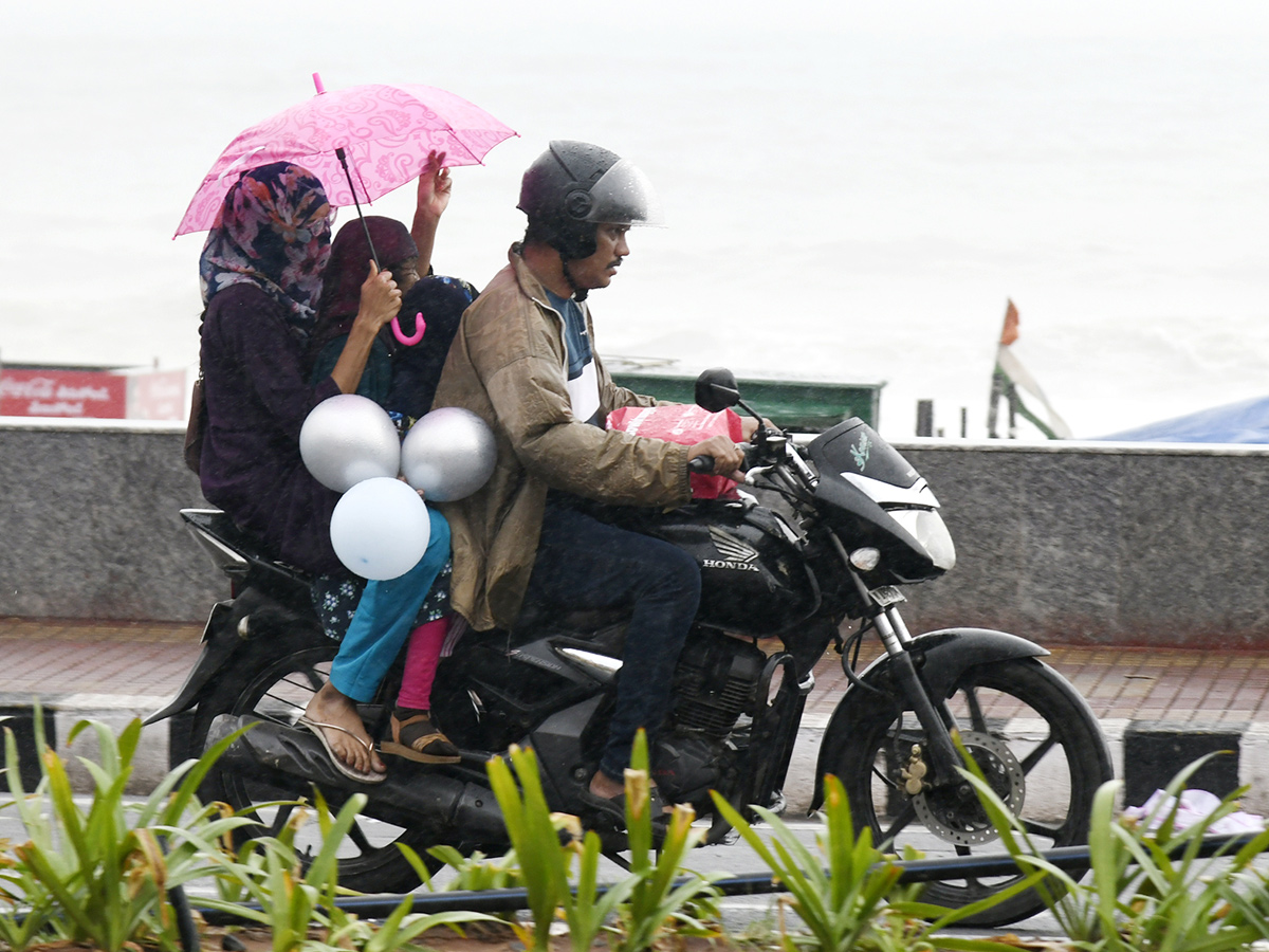 Heavy Rains in Cyclone Fengal Photos5