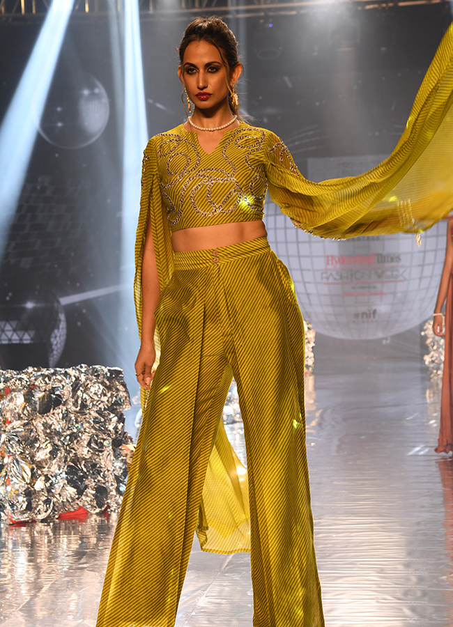 Hyderabad: Regina Cassandra, Eesha Rebba shine at Fashion Week Photos22