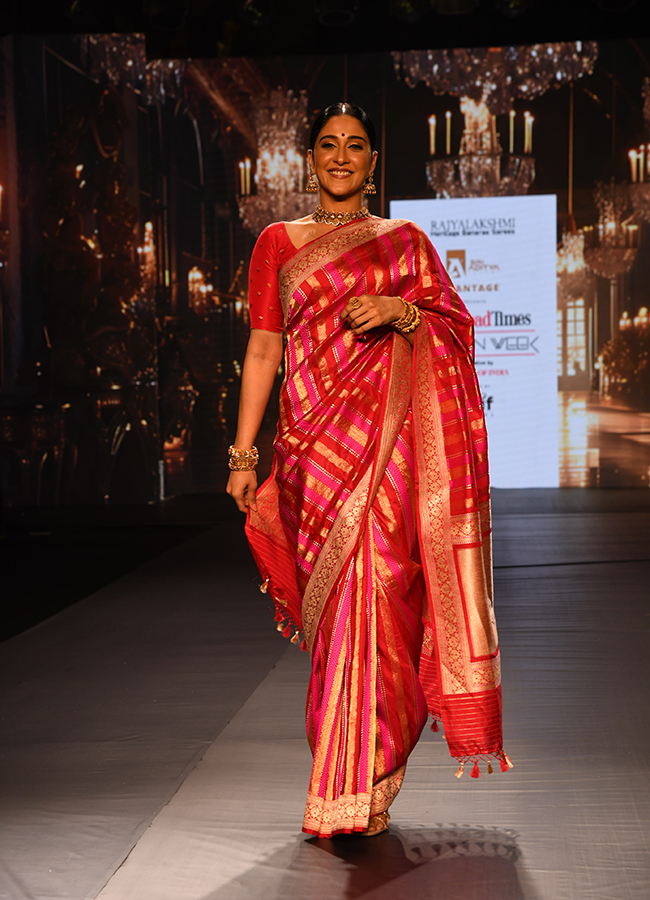 Hyderabad: Regina Cassandra, Eesha Rebba shine at Fashion Week Photos30