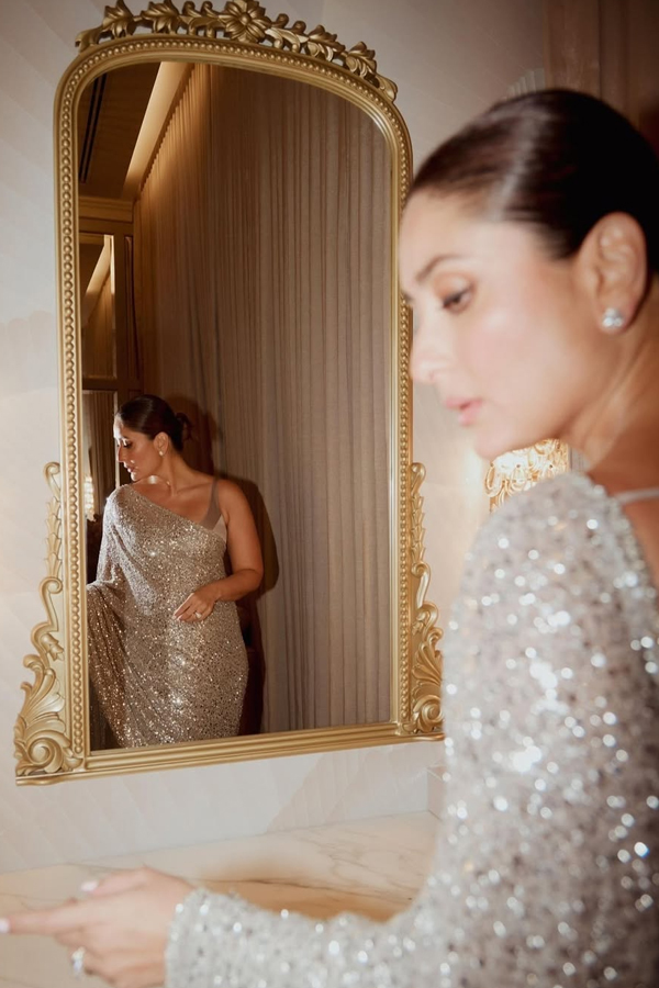 Kareena Kapoor Khan Dazzling Looks In Silver Saree At Filmfare Ott Awards 20247