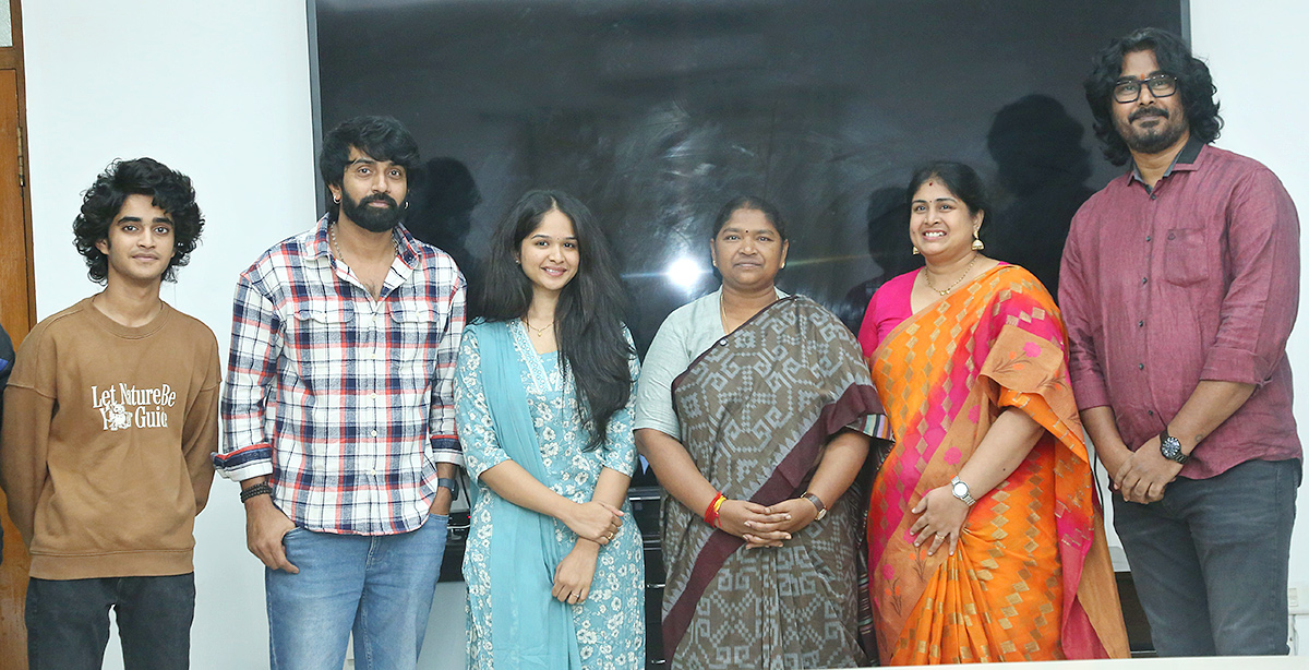 Naari movie poster reveal by seethakka photos3