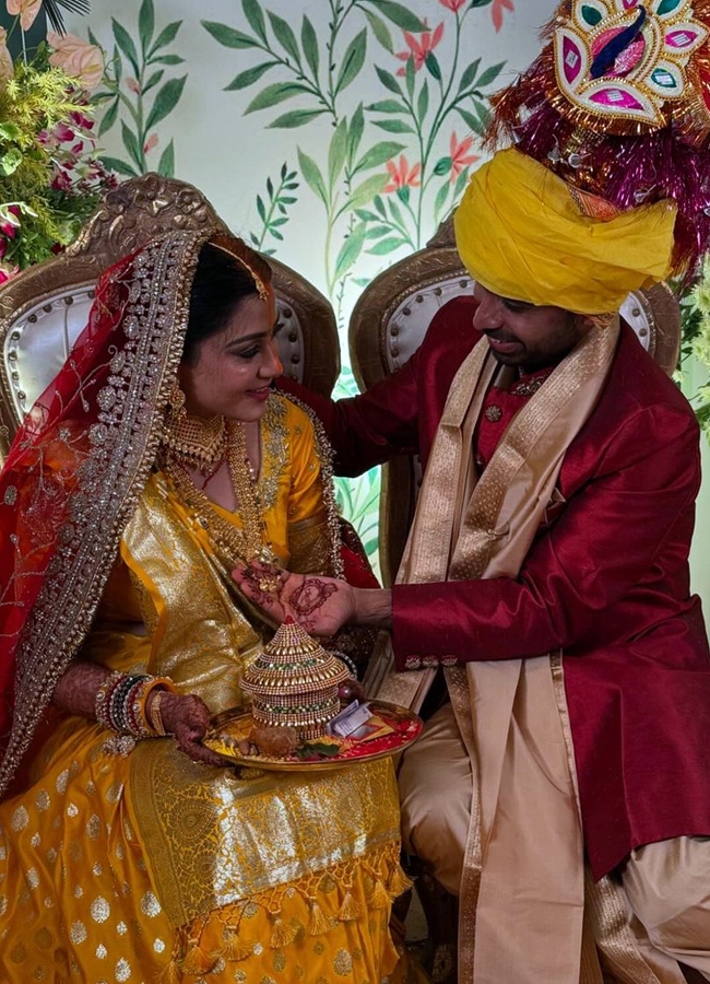 Suryakumar Yadav Shares candid pictures from his sister wedding Goes Viral6