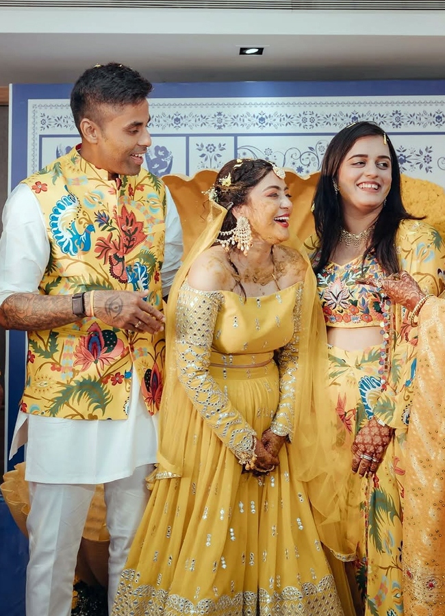 Suryakumar Yadav Shares candid pictures from his sister wedding Goes Viral9