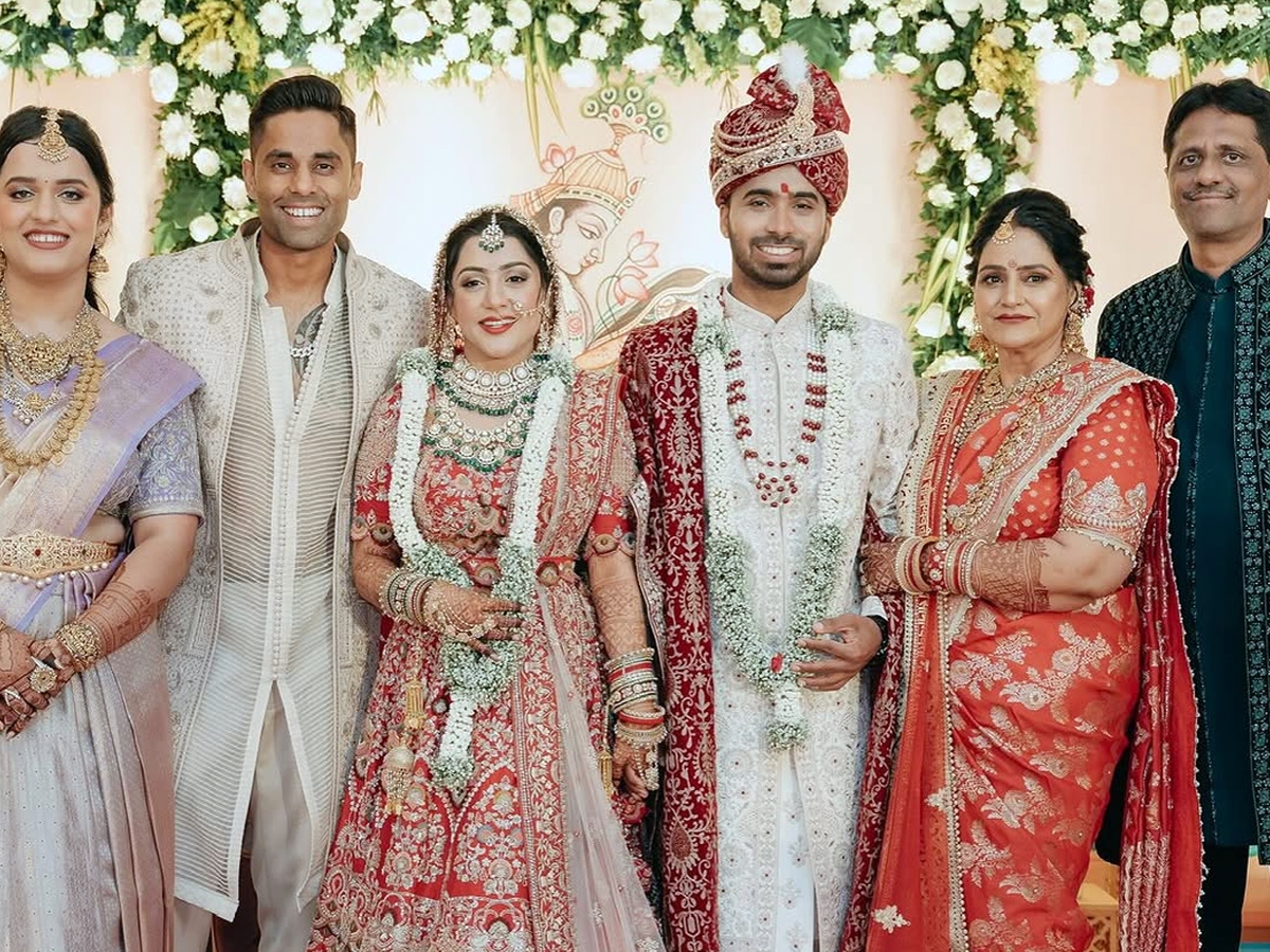 Suryakumar Yadav Shares candid pictures from his sister wedding Goes Viral15