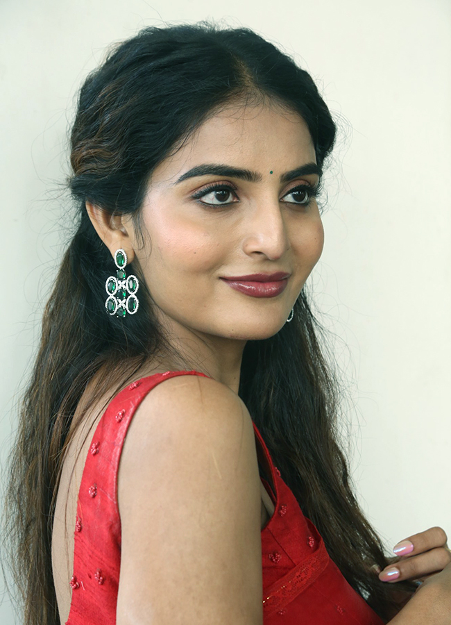 Actress Ananya Nagalla Latest Stills In Red Saree, Photos Gallery Goes Viral13