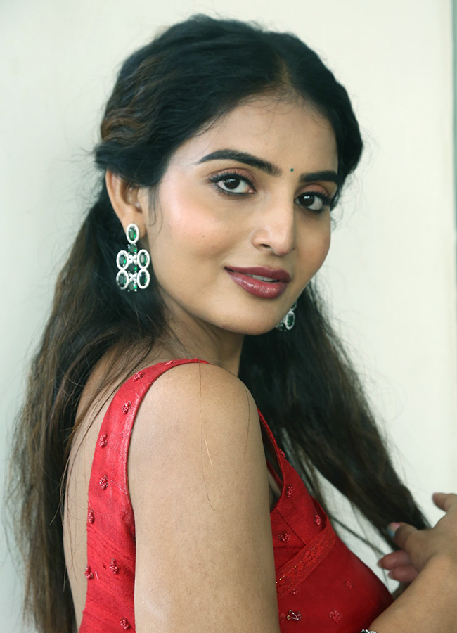 Actress Ananya Nagalla Latest Stills In Red Saree, Photos Gallery Goes Viral14