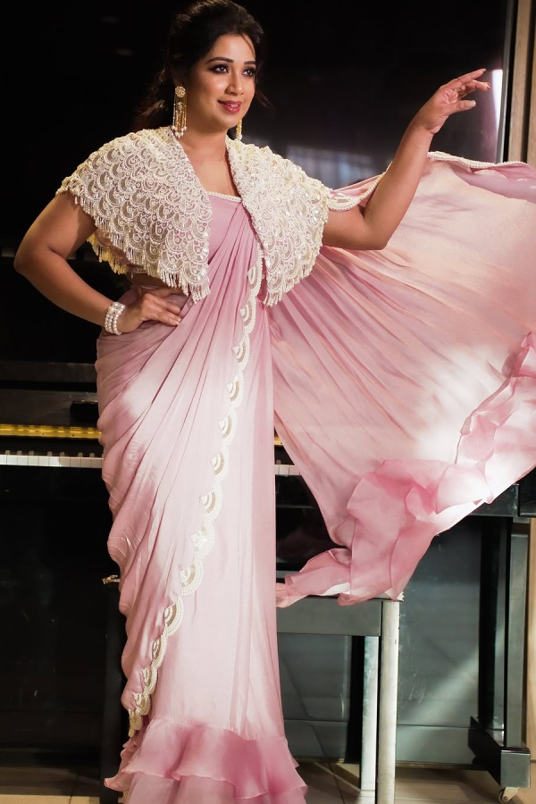 Singer Shreya Ghoshal Fabulous Look In Stylish Pink Saree4