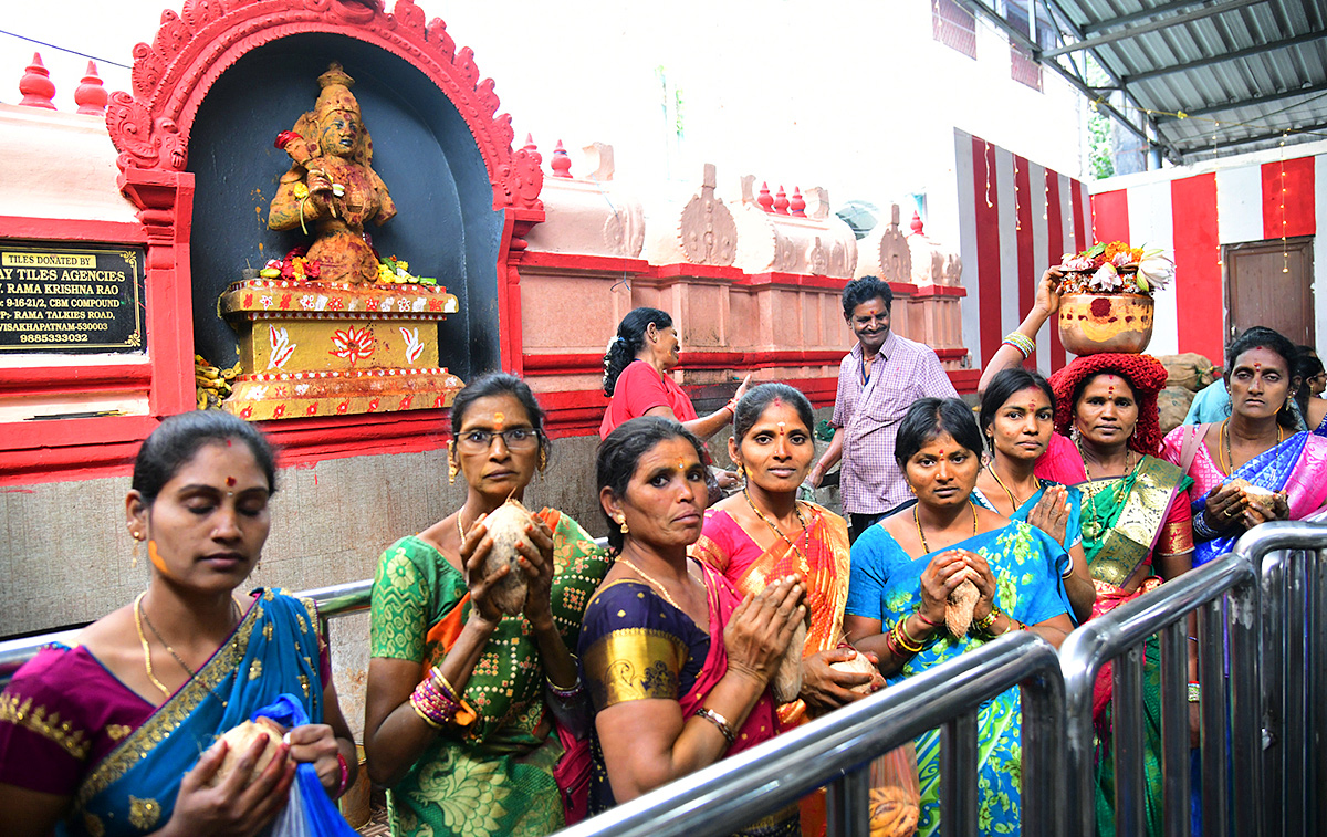 Sri Kanaka Mahalakshmi Temple Vizag photos goes viral10