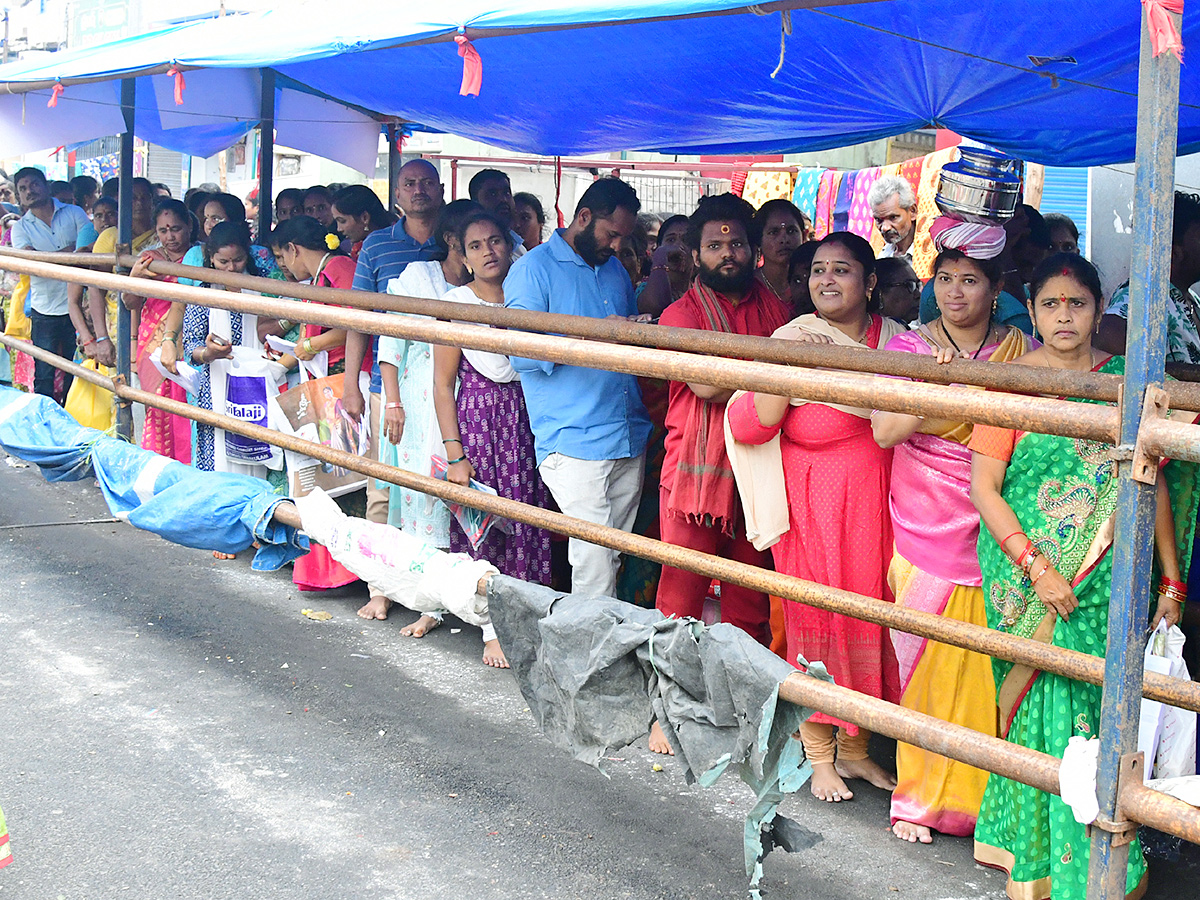 Sri Kanaka Mahalakshmi Temple Vizag photos goes viral15