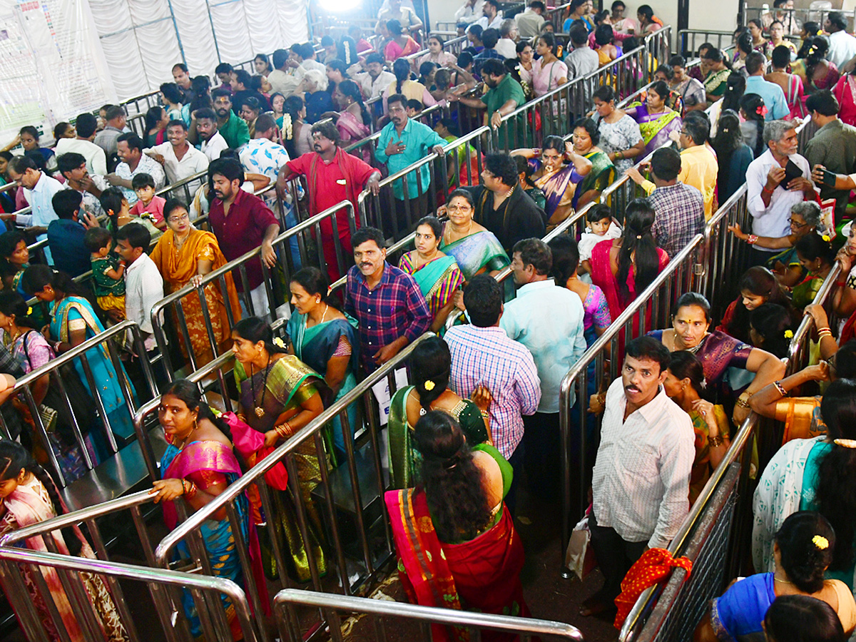 Sri Kanaka Mahalakshmi Temple Vizag photos goes viral16