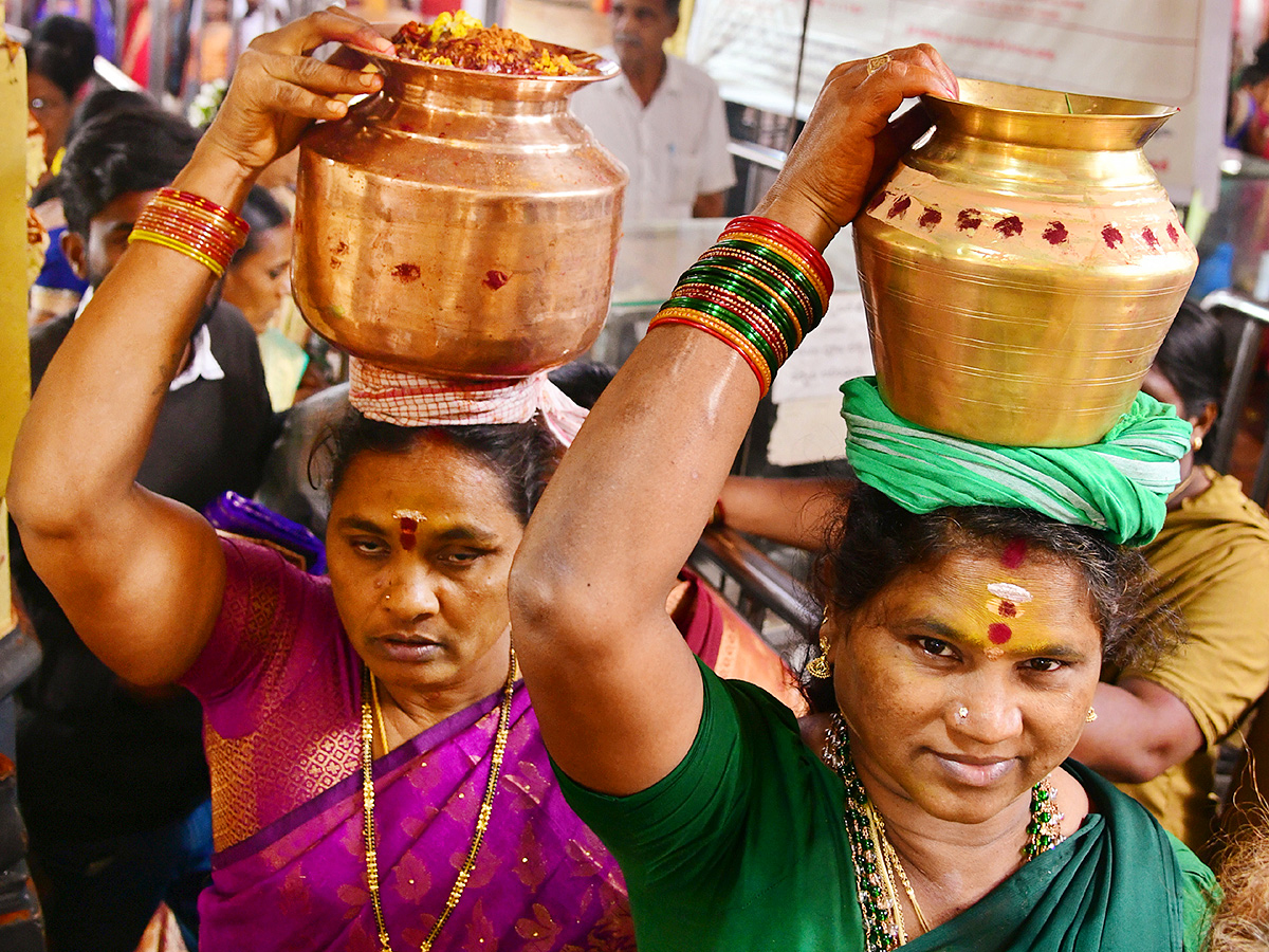 Sri Kanaka Mahalakshmi Temple Vizag photos goes viral3