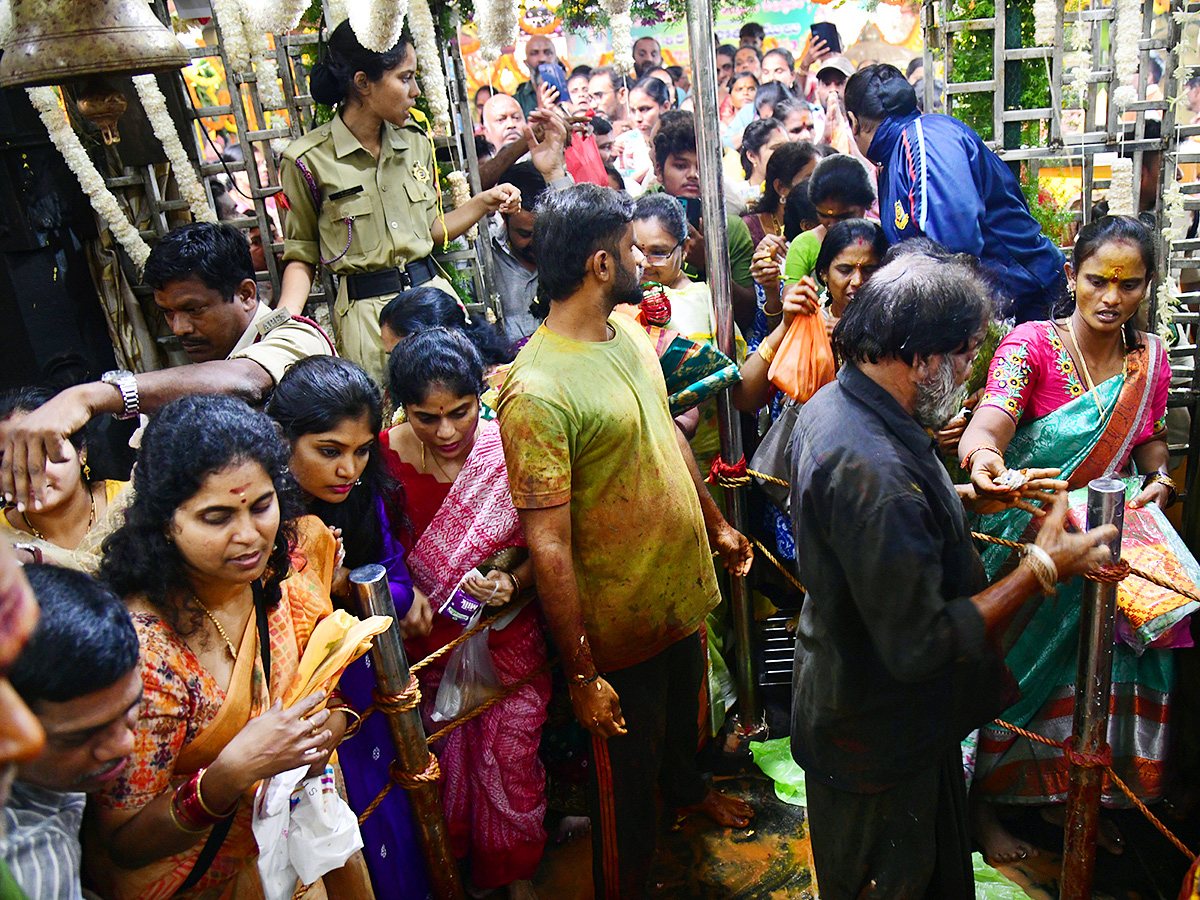 Sri Kanaka Mahalakshmi Temple Vizag photos goes viral4