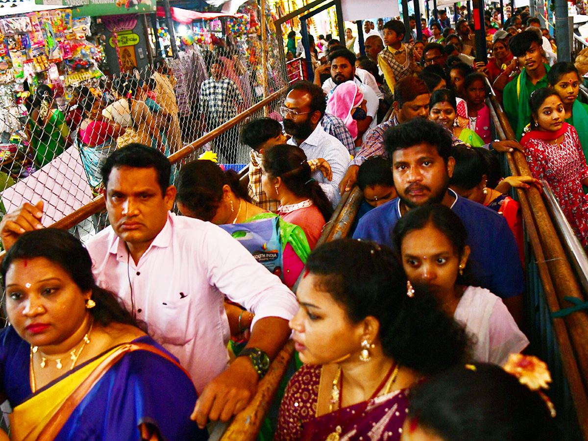 Sri Kanaka Mahalakshmi Temple Vizag photos goes viral5