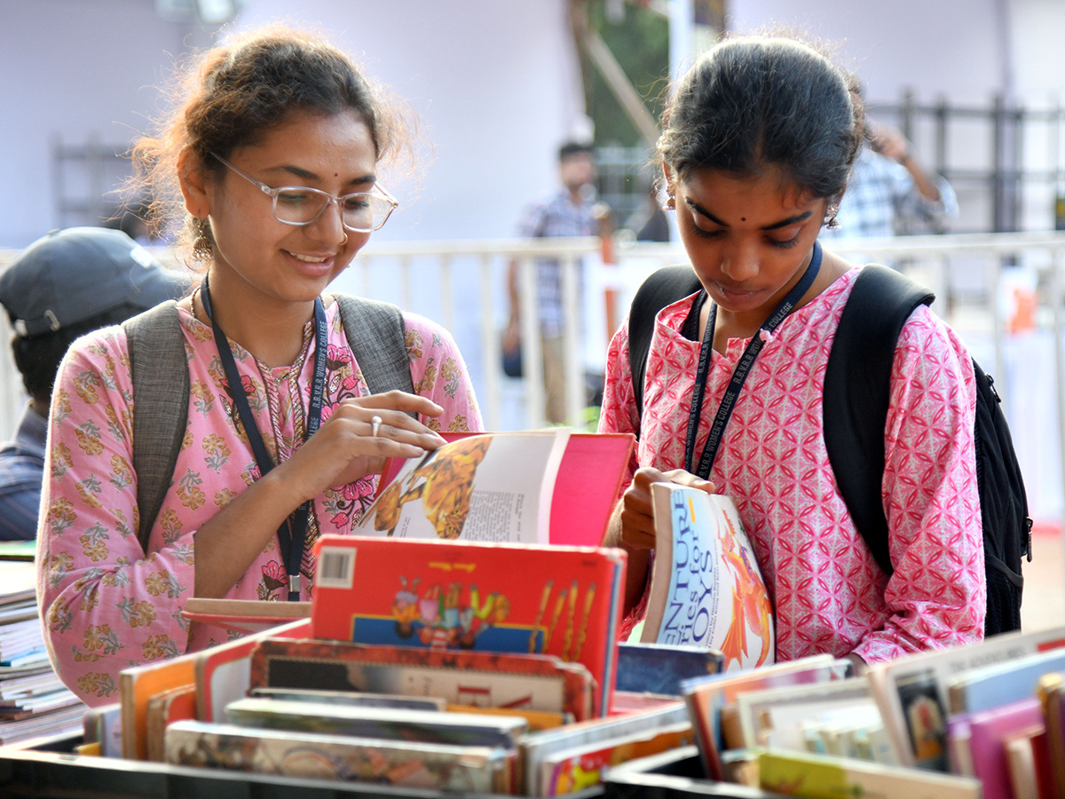 Telangana CM inaugurates 37th Hyderabad book fair11