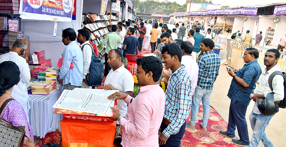 Telangana CM inaugurates 37th Hyderabad book fair29