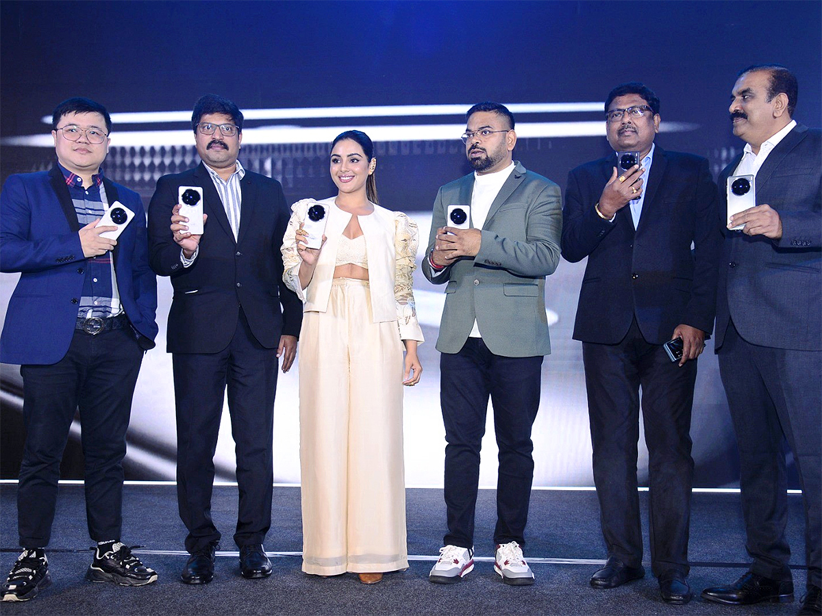 vivo x200 series launch in Actress Samyuktha Menon2