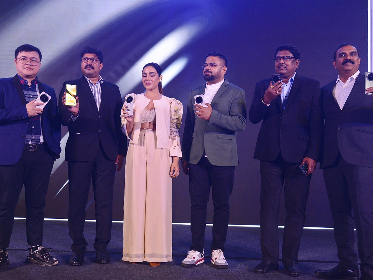 vivo x200 series launch in Actress Samyuktha Menon7