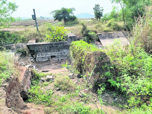 మరమ్మతు చేయరు.. పూడిక తీయరు3