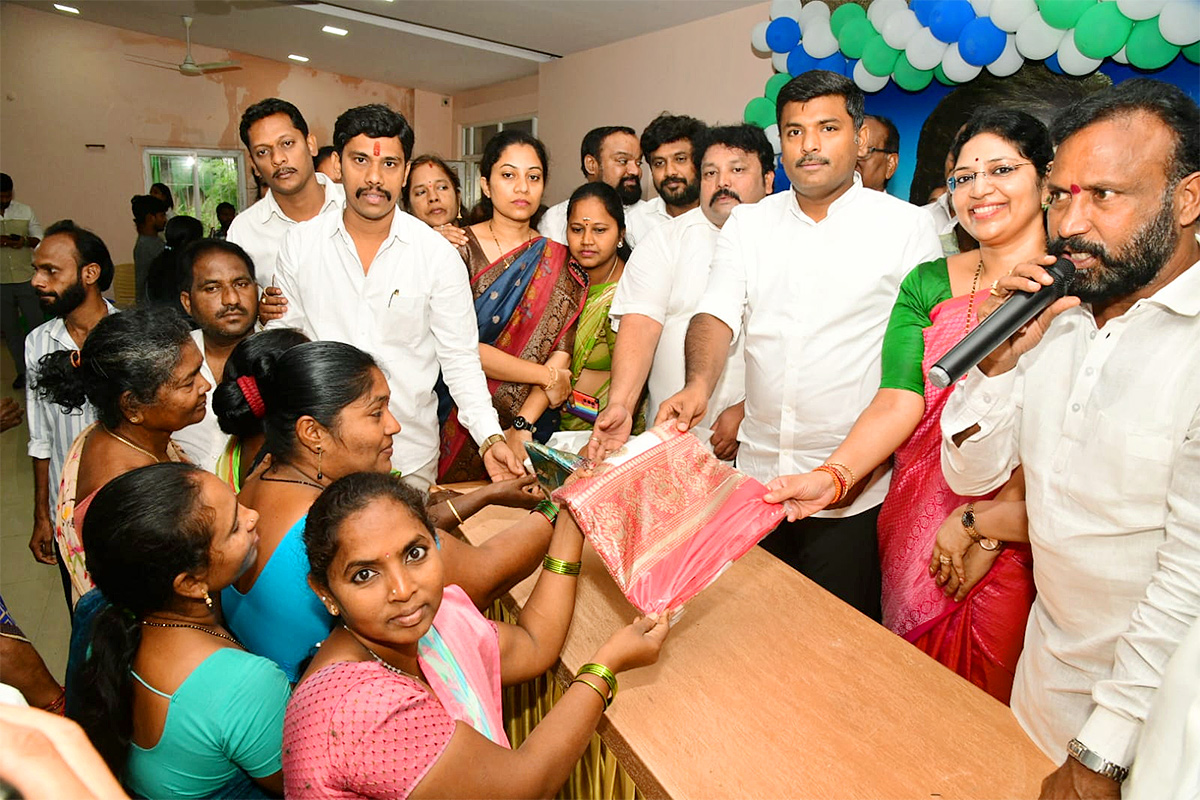 ys jagan mohan reddy birthday celebrations in andhra pradesh photos goes viral35