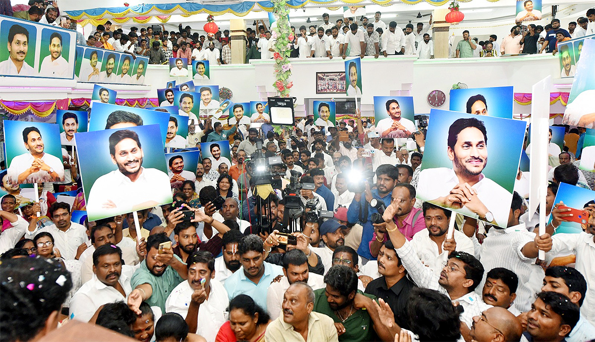 ys jagan mohan reddy birthday celebrations in andhra pradesh photos goes viral26