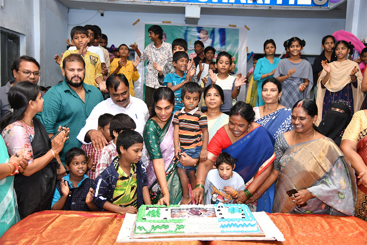 ys jagan mohan reddy birthday celebrations in andhra pradesh photos goes viral31