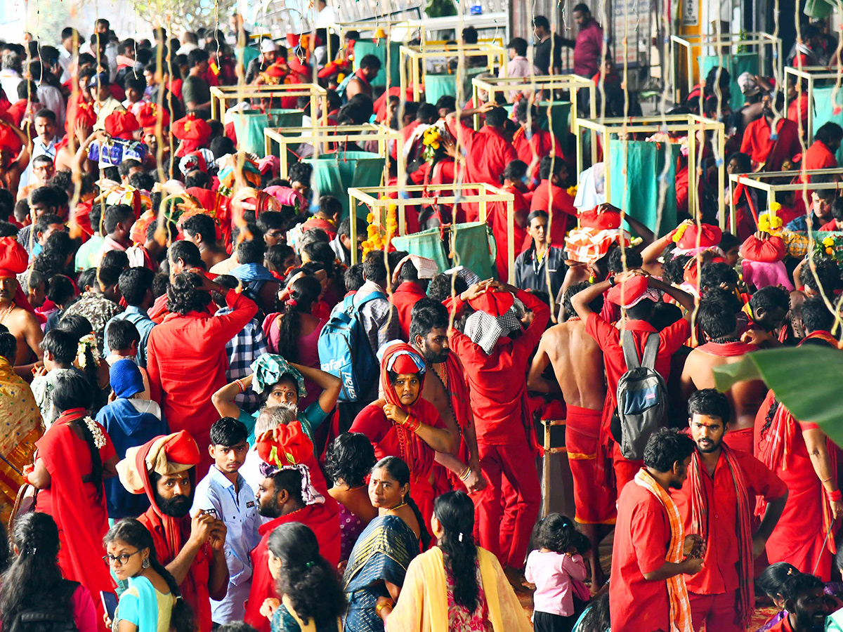 Bhavani Deeksha Viramana Starts At Durga Temple Vijayawada Photos10