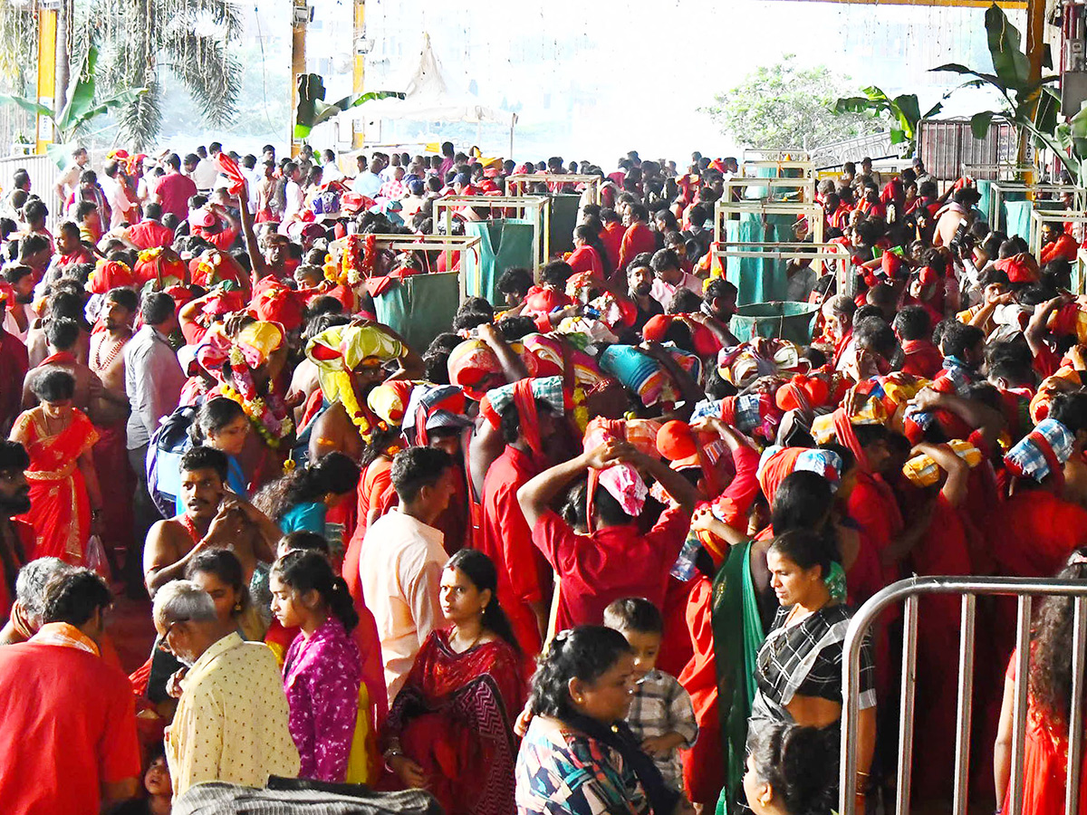 Bhavani Deeksha Viramana Starts At Durga Temple Vijayawada Photos11