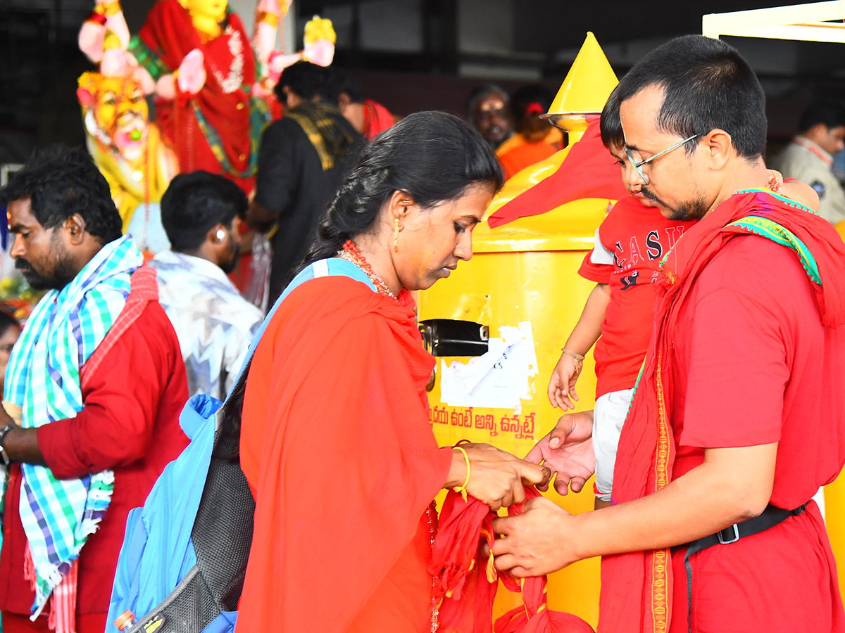 Bhavani Deeksha Viramana Starts At Durga Temple Vijayawada Photos12