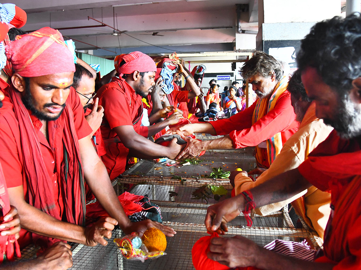 Bhavani Deeksha Viramana Starts At Durga Temple Vijayawada Photos13