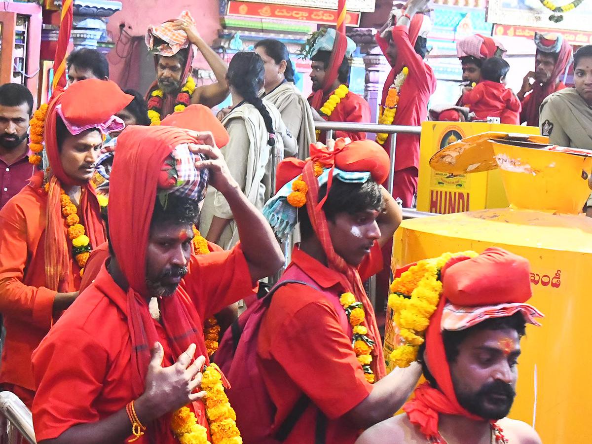 Bhavani Deeksha Viramana Starts At Durga Temple Vijayawada Photos16