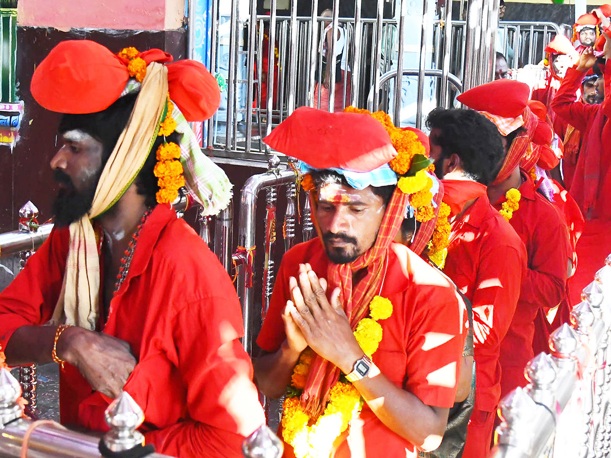 Bhavani Deeksha Viramana Starts At Durga Temple Vijayawada Photos18