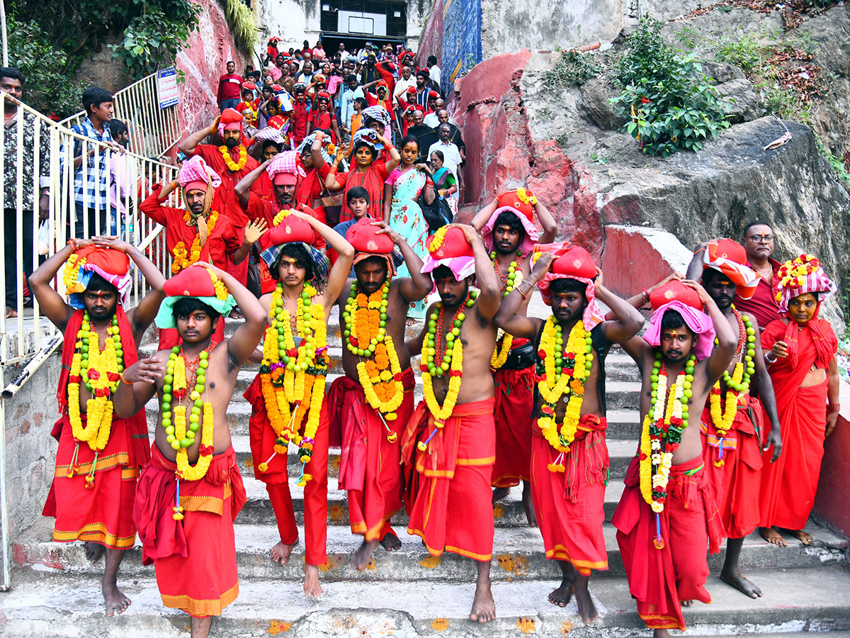 Bhavani Deeksha Viramana Starts At Durga Temple Vijayawada Photos2